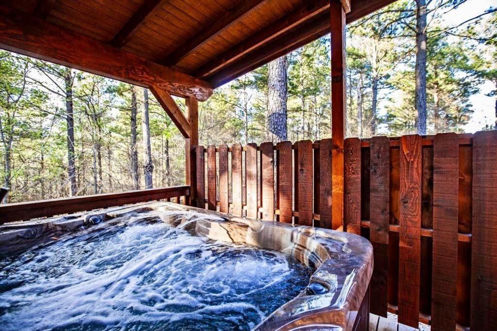Stone Mountain Lodge 5000Sqft 6 Bed Game Room Pool Table Hot Tub Broken Bow Bagian luar foto